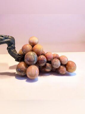 Vintage Pink‎ Onyx Grapes Cluster Stone Fruit Sculpture Alabaster Decor
